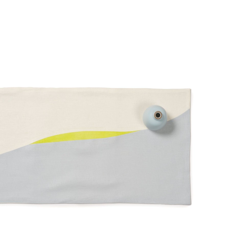 Hot Heath Ceramics Curved Line Linen Runner